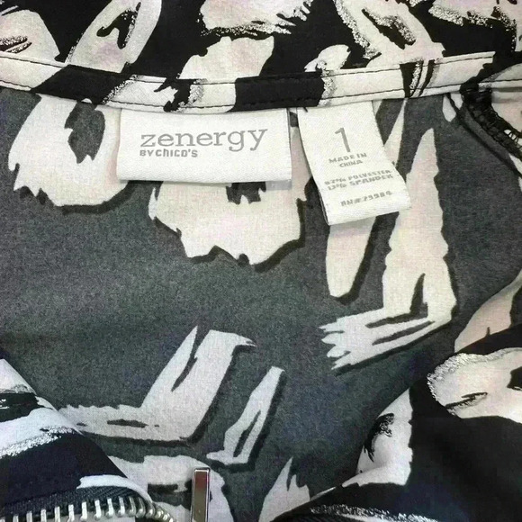 CHICOS SIZE 1 (M 8/10) Womens Medium ZENERGY activewear Lightweight Jacket - Picture 7 of 8